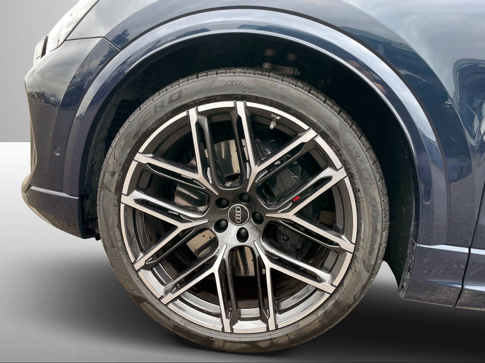 AUDI RSQ8 quattro-image-3