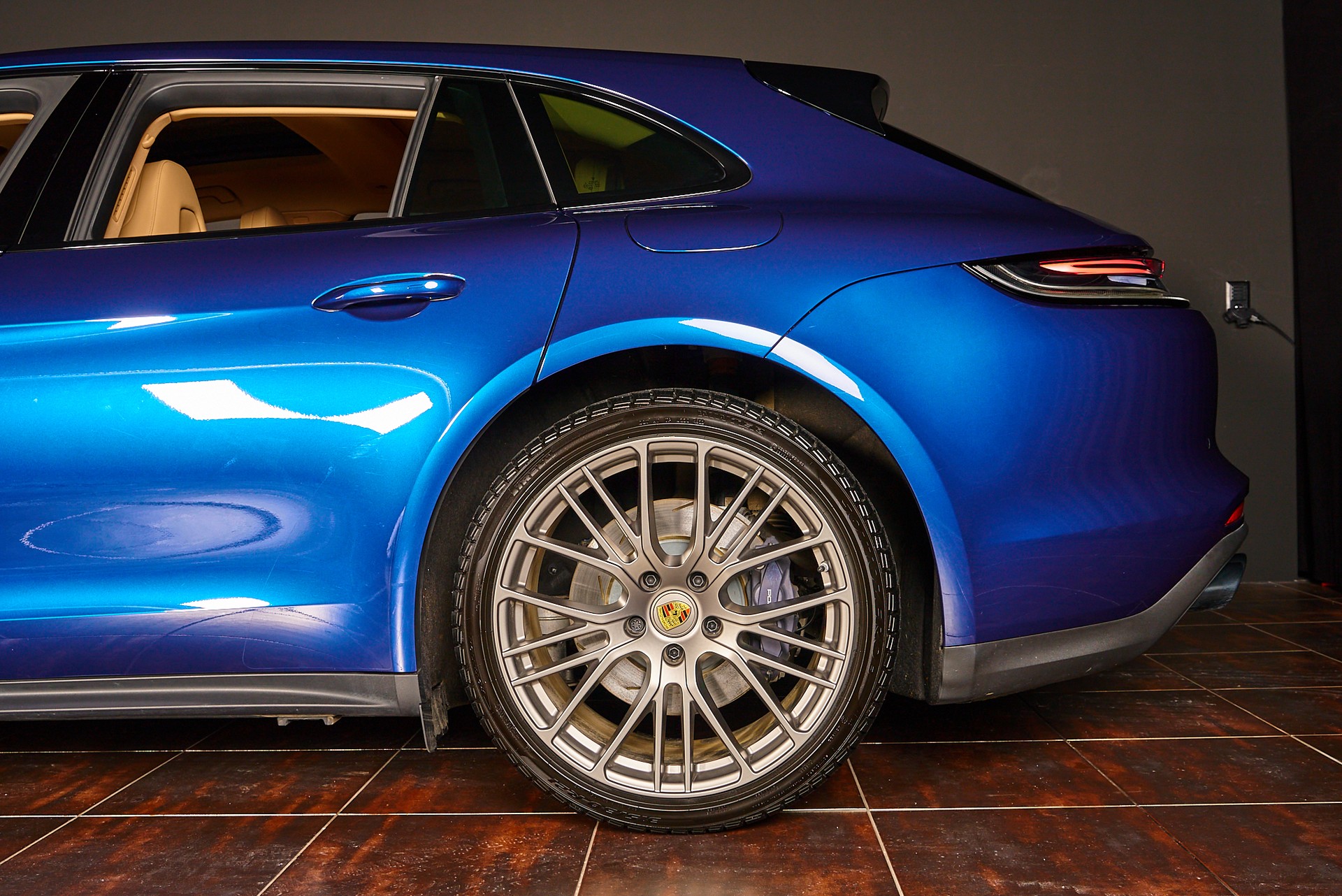 PORSCHE Panamera 4 Sport Turismo Platinum Edition PDK-image-3