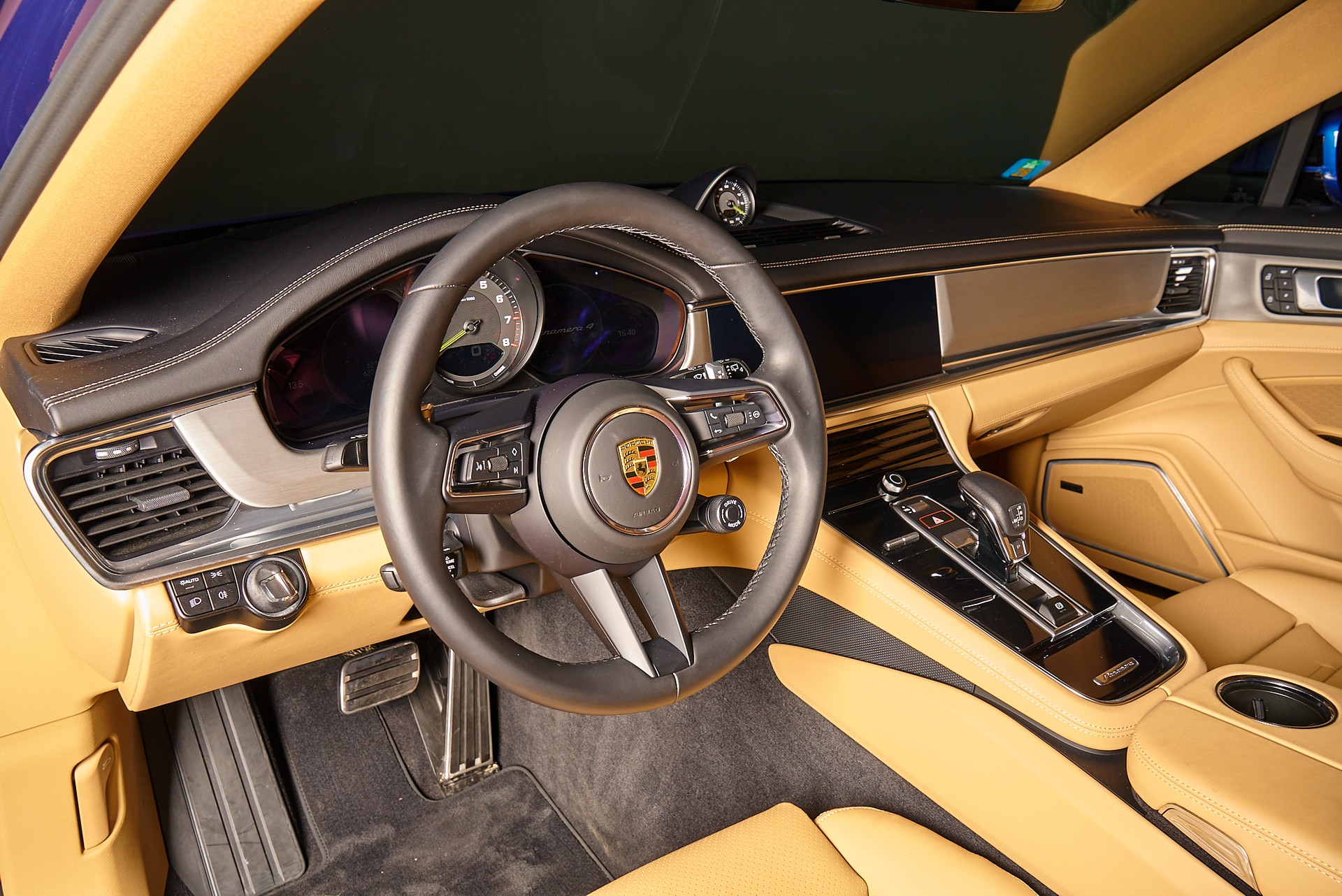 PORSCHE Panamera 4 Sport Turismo Platinum Edition PDK-image-11