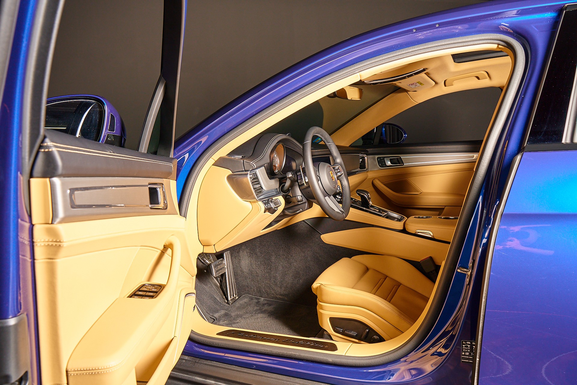 PORSCHE Panamera 4 Sport Turismo Platinum Edition PDK-image-10