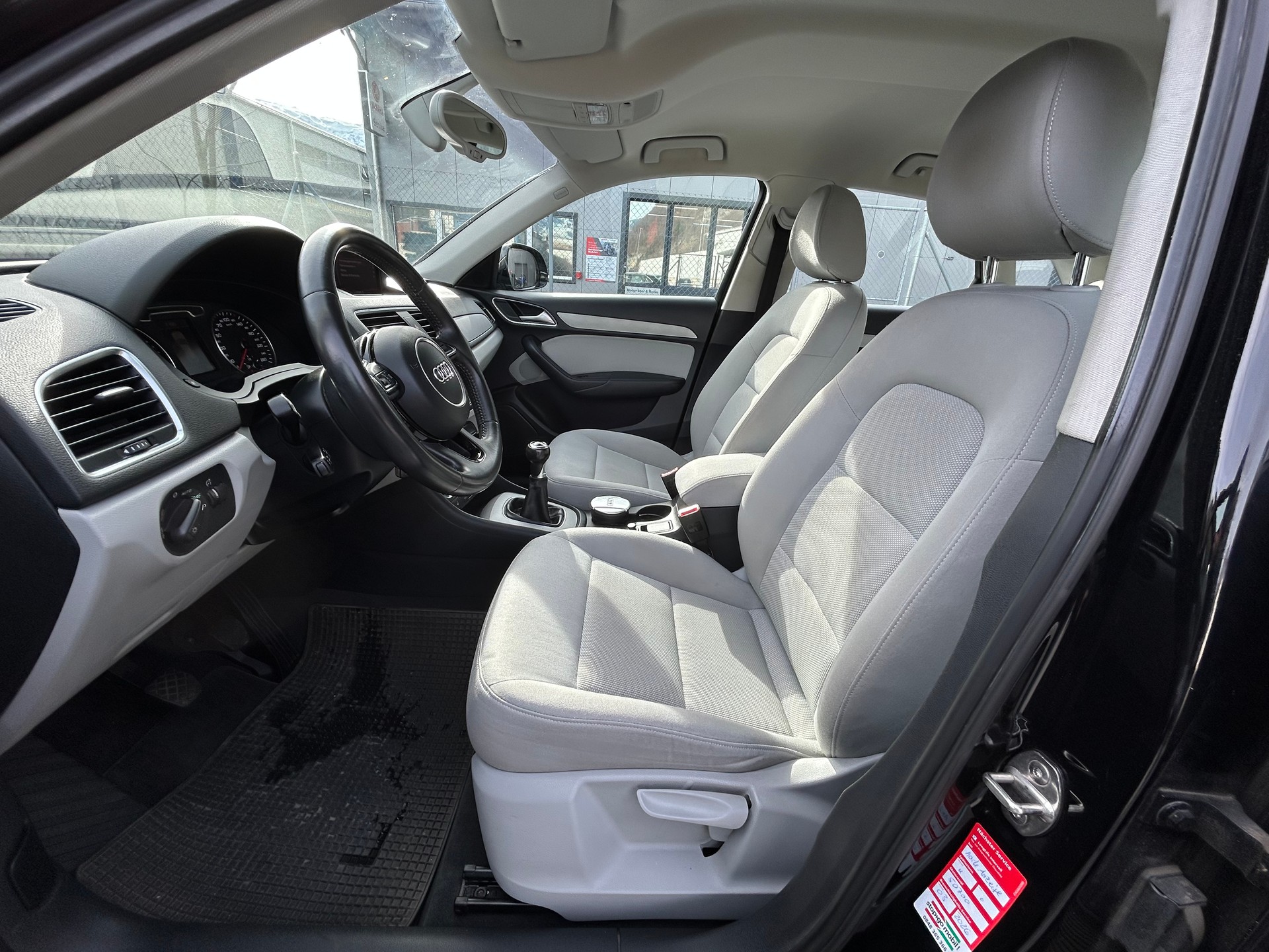 AUDI Q3 2.0 TDI-image-9