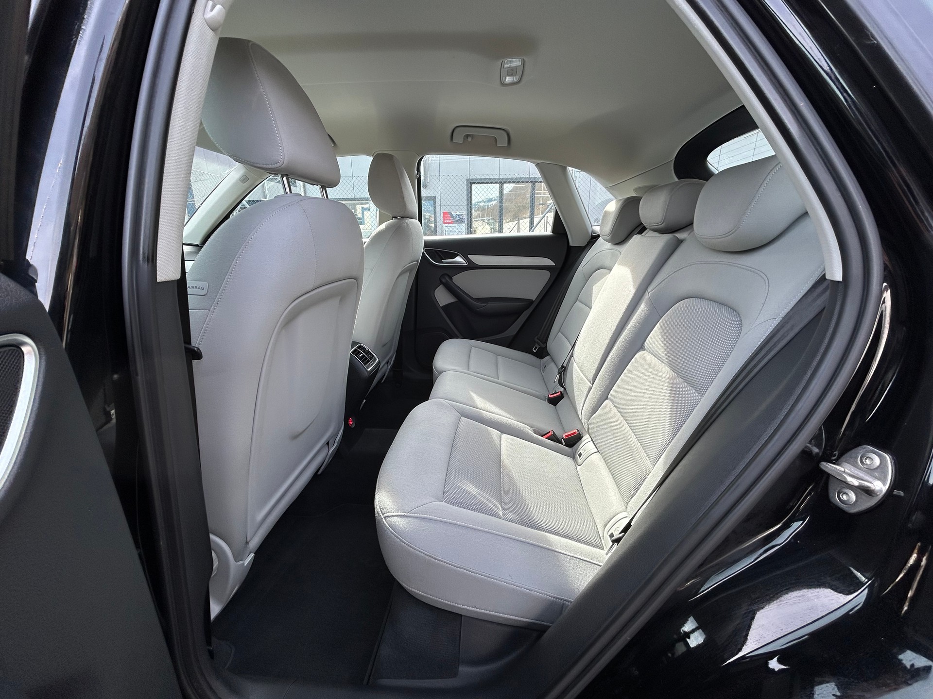AUDI Q3 2.0 TDI-image-10