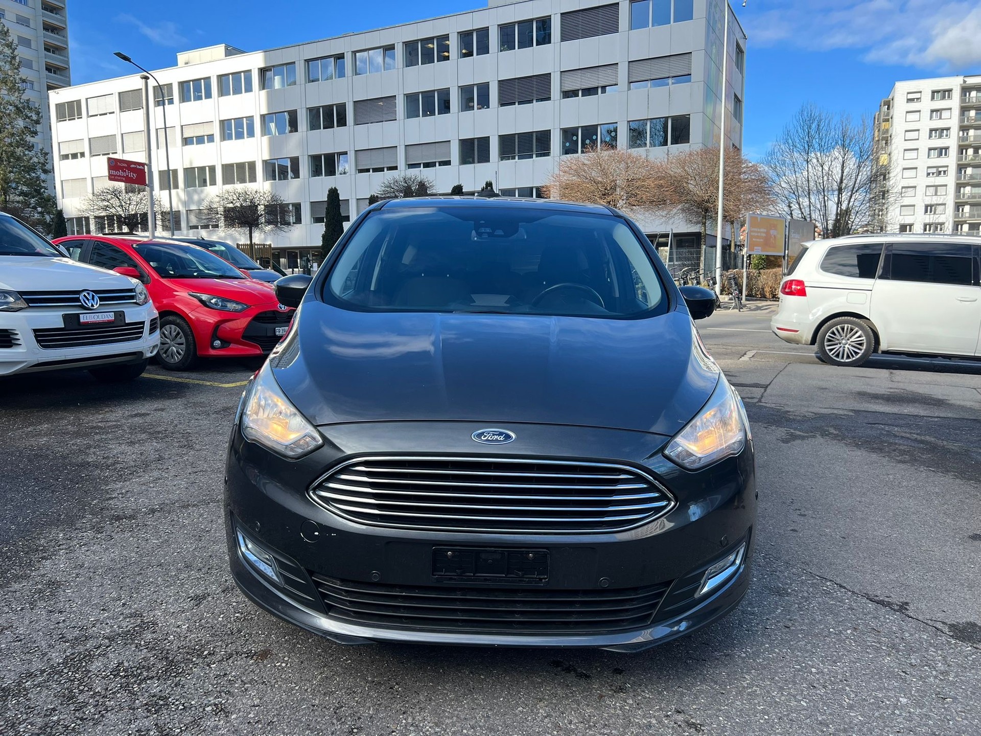 FORD C-Max 1.5 SCTi Titanium-image-1