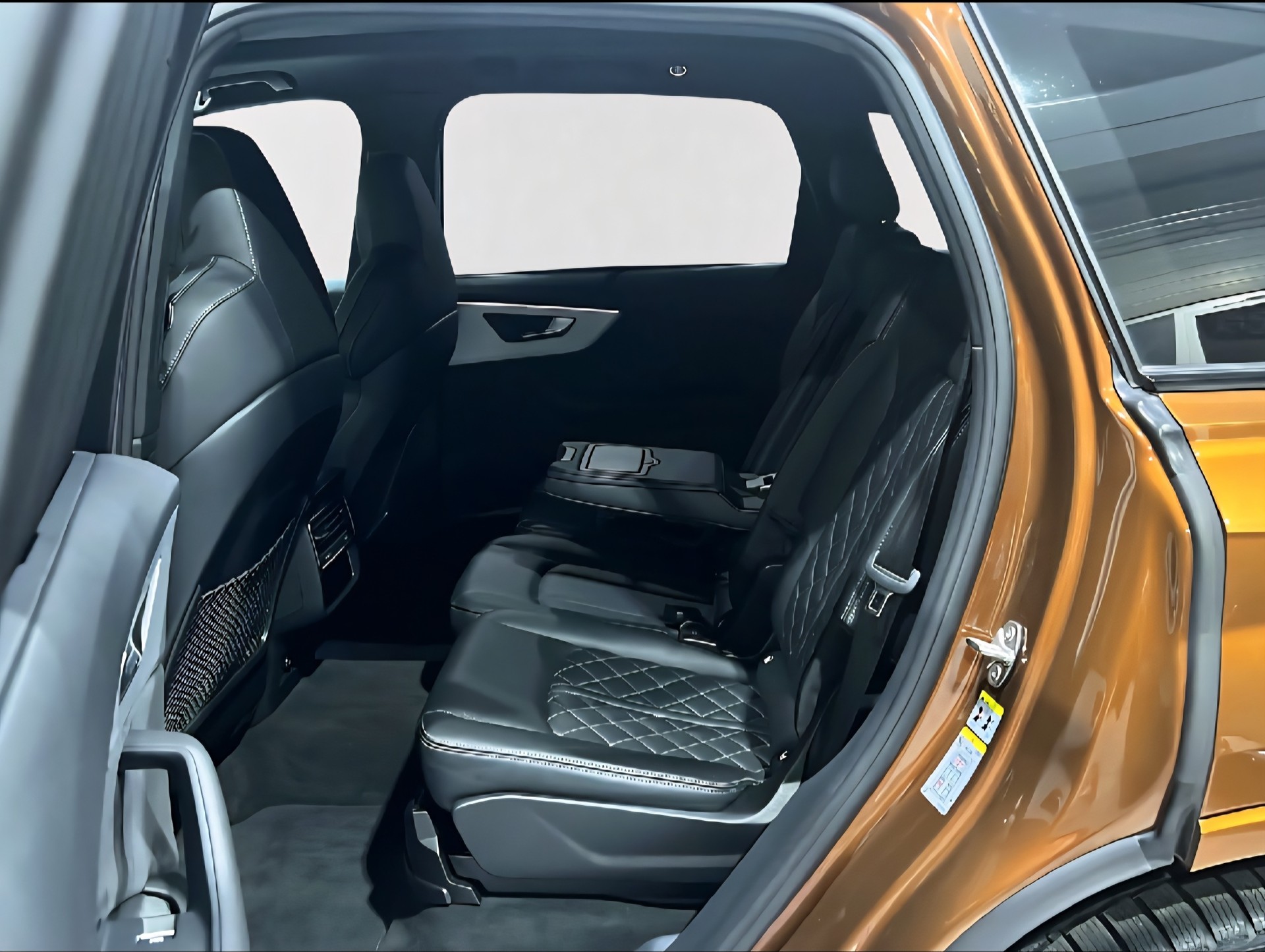 AUDI SQ7 TFSI quattro tiptronic-image-9