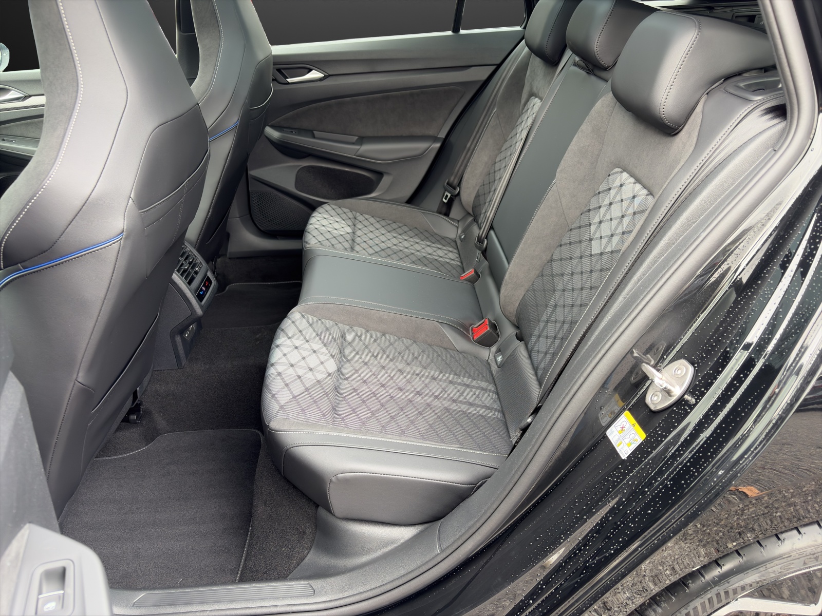 VW Golf Variant 2.0 TSI R-Line DSG 4 Motion-image-8
