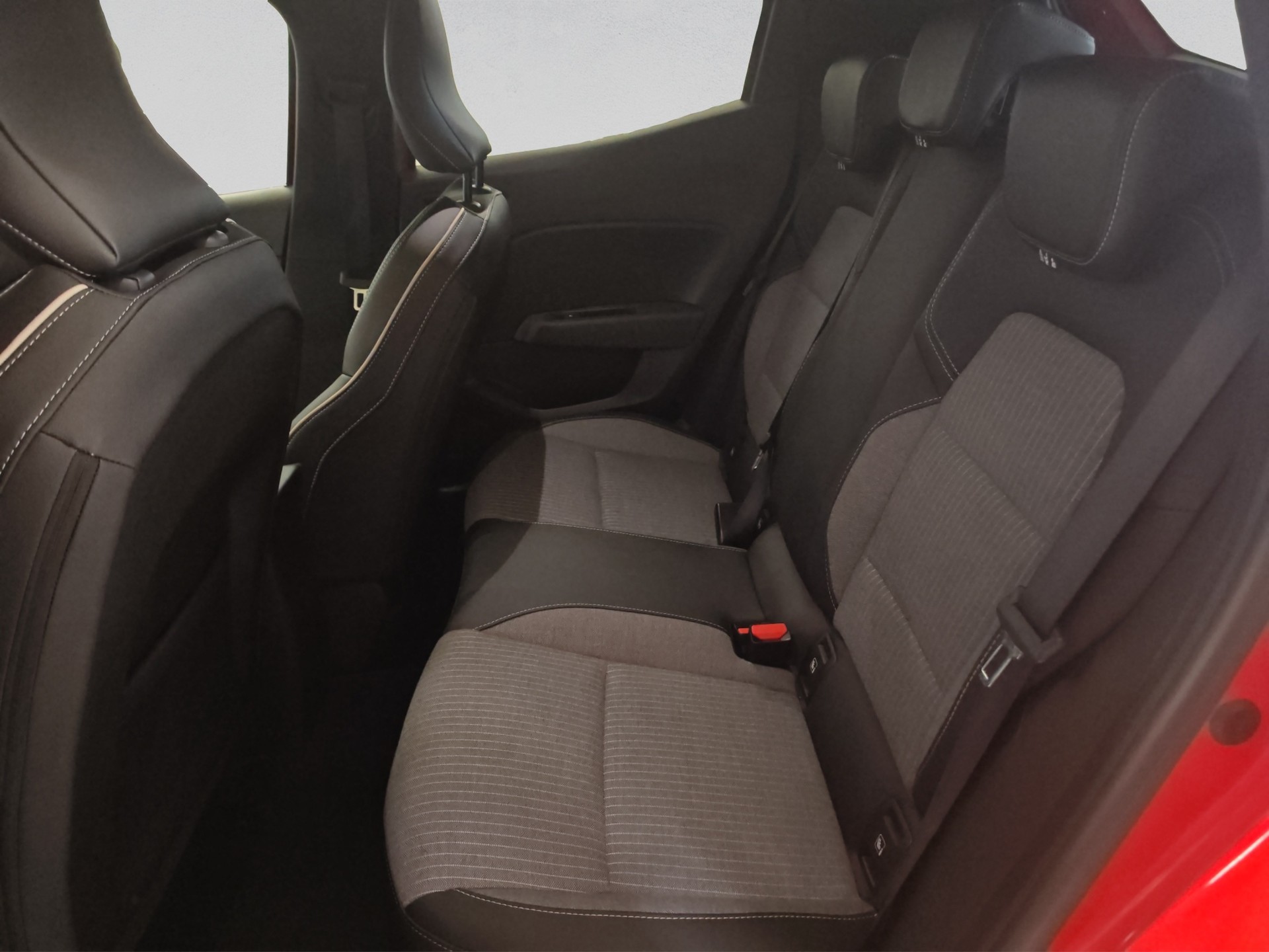 RENAULT Clio 1.0 Techno X-Tronic-image-14