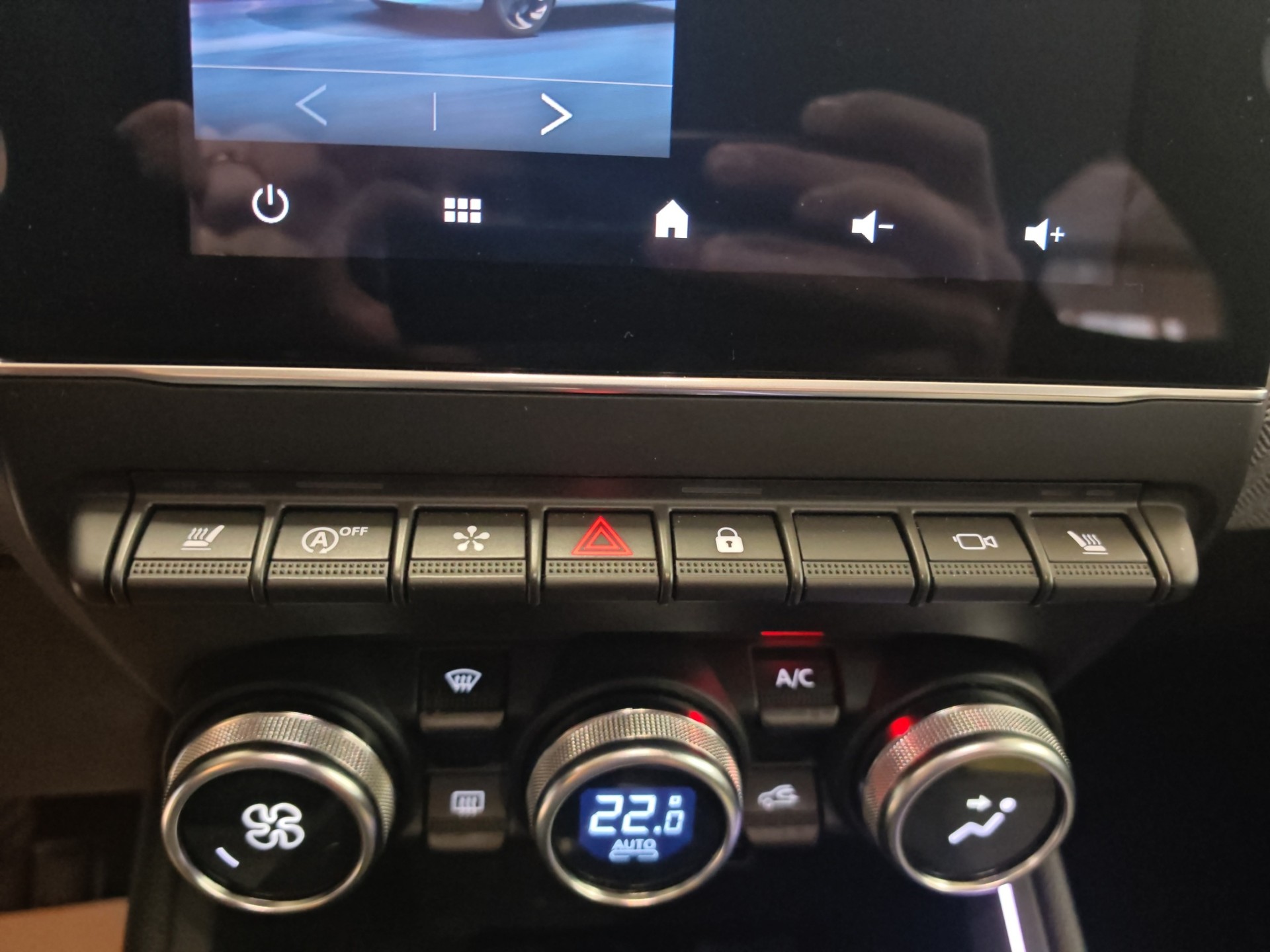 RENAULT Clio 1.0 Techno X-Tronic-image-21