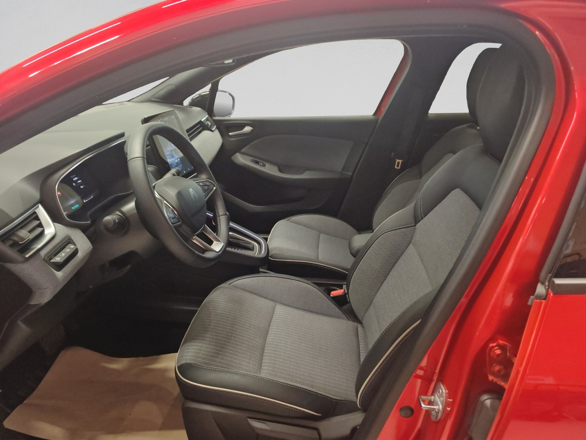 RENAULT Clio 1.0 Techno X-Tronic-image-8