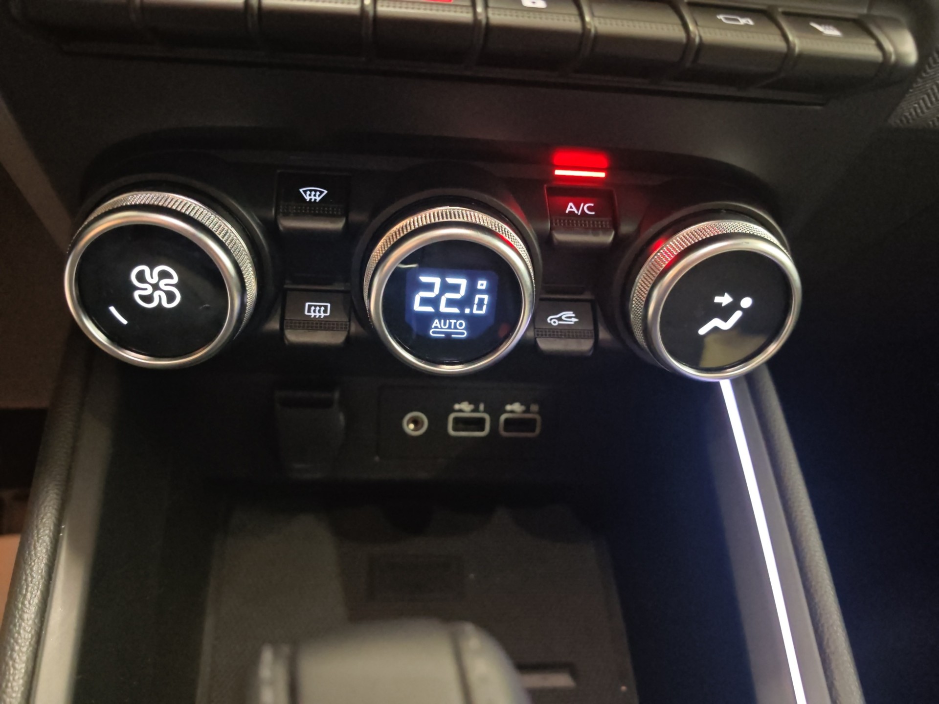 RENAULT Clio 1.0 Techno X-Tronic-image-20