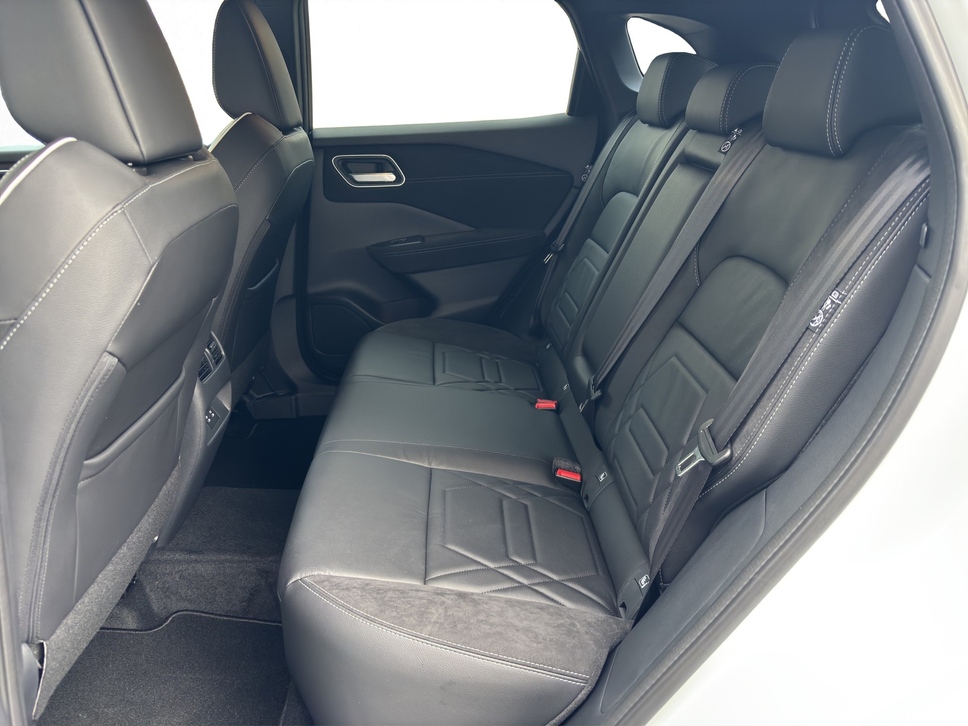 NISSAN Qashqai 1.3 DIG-T 158 N-Design 4x4-image-11