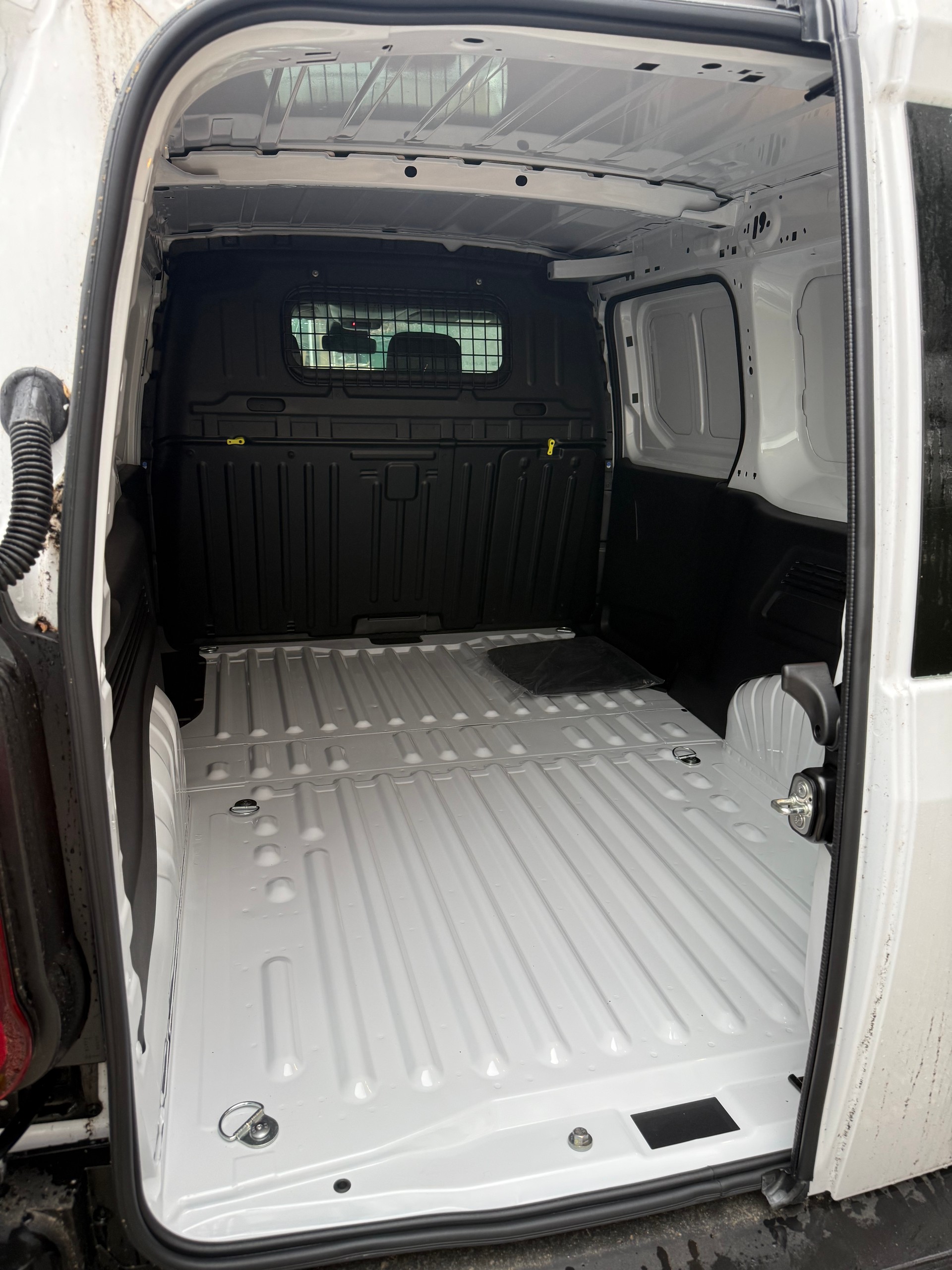 PEUGEOT Partner 1.5 Blue HDi Long 1000kg-image-4