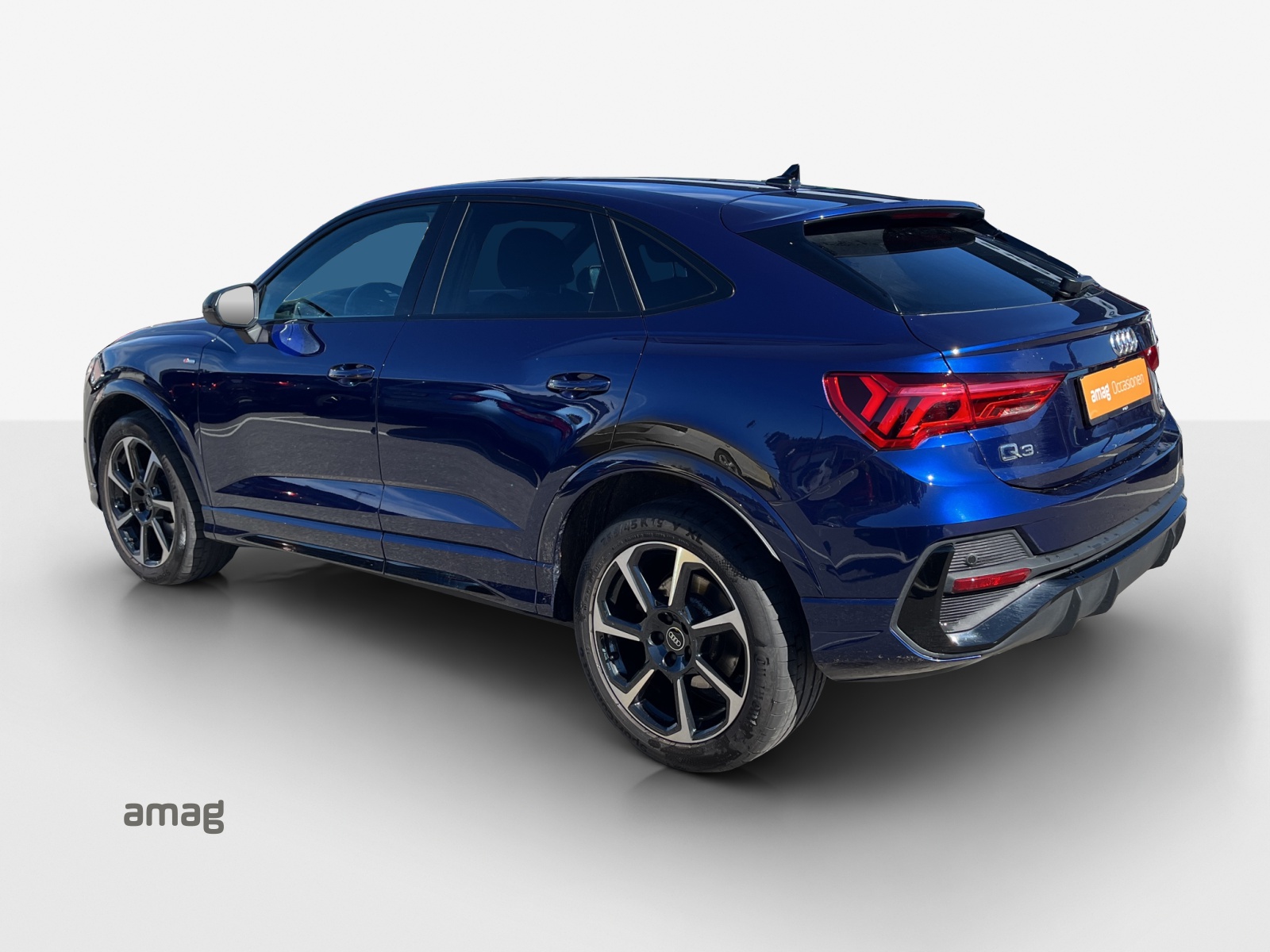 AUDI Q3 Sportback 45 TFSI S line quattro S-tronic-image-2