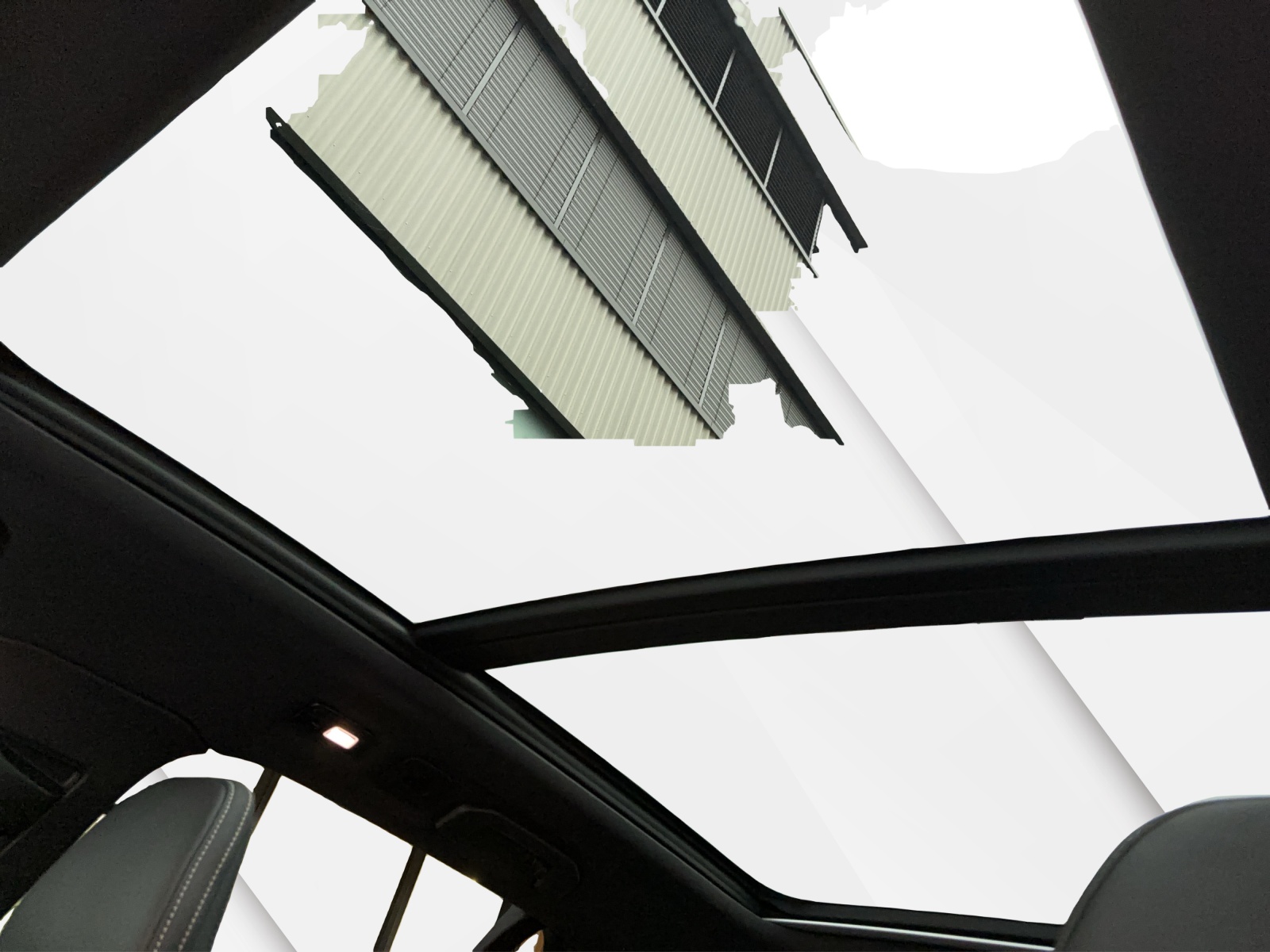 VOLVO V60 2.0 T6 TE Ultimate Dark eAWD-image-9