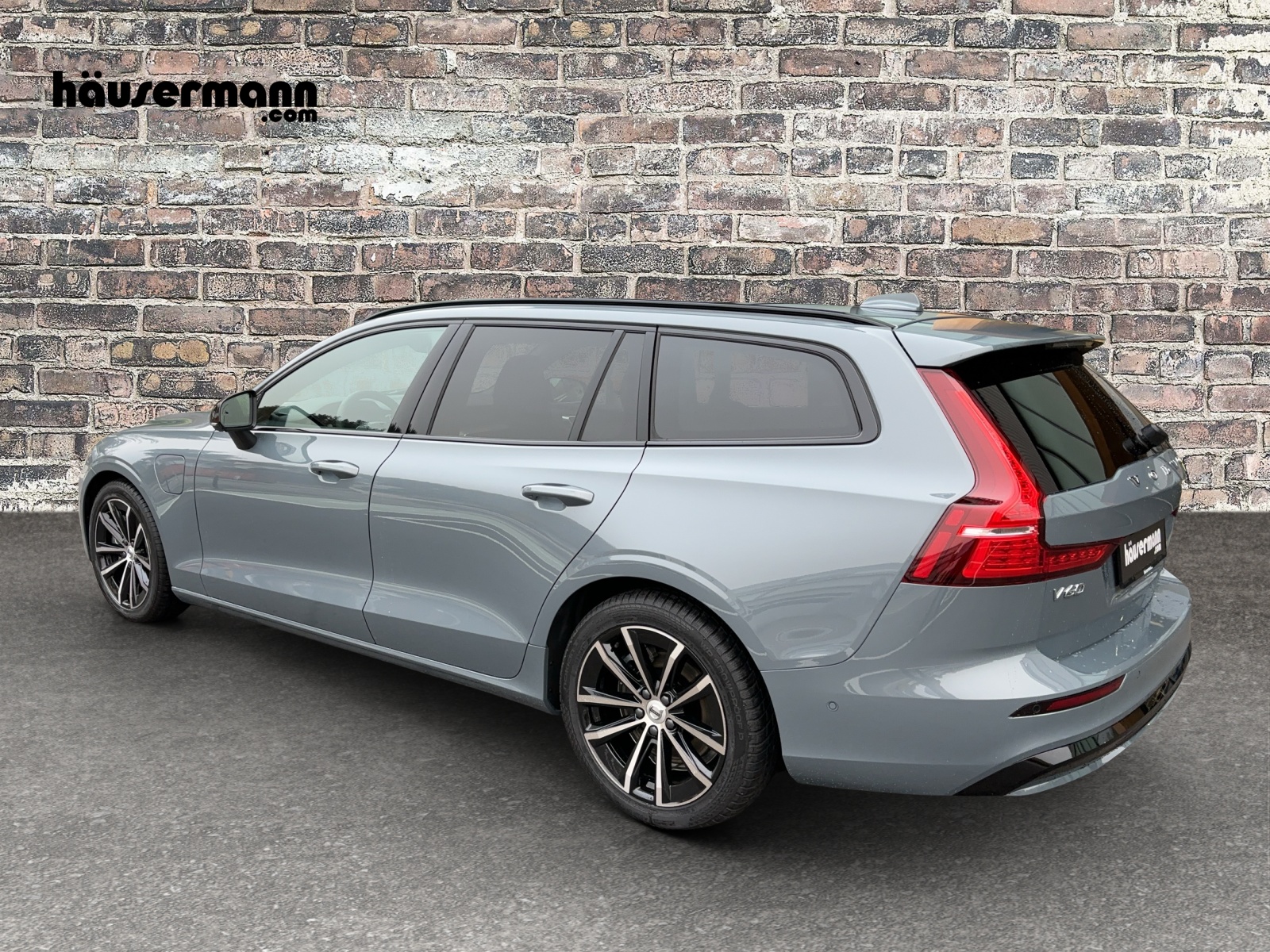 VOLVO V60 2.0 T6 TE Ultimate Dark eAWD-showroom-element-2