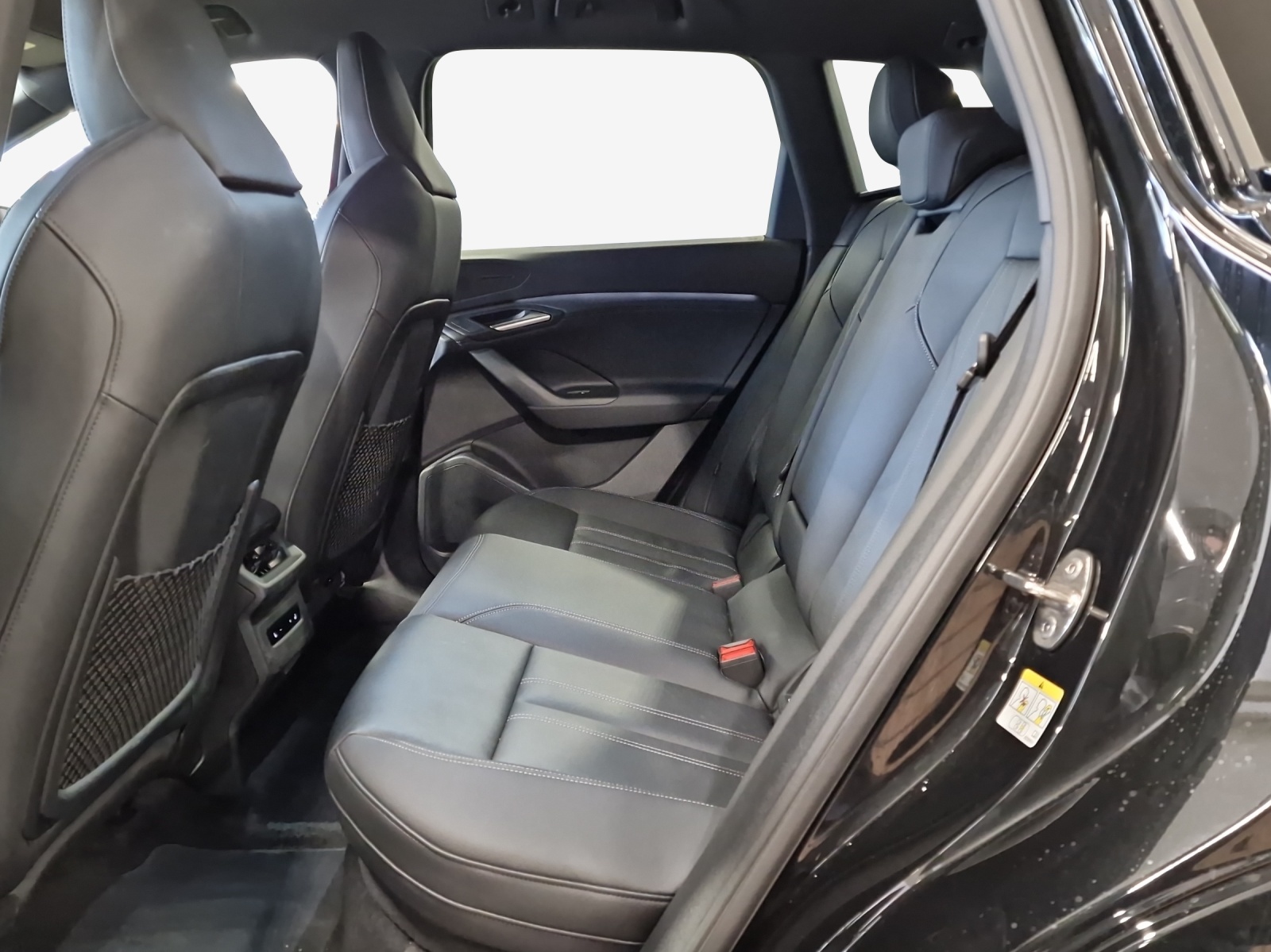 AUDI Q6 e-tron quattro-image-12