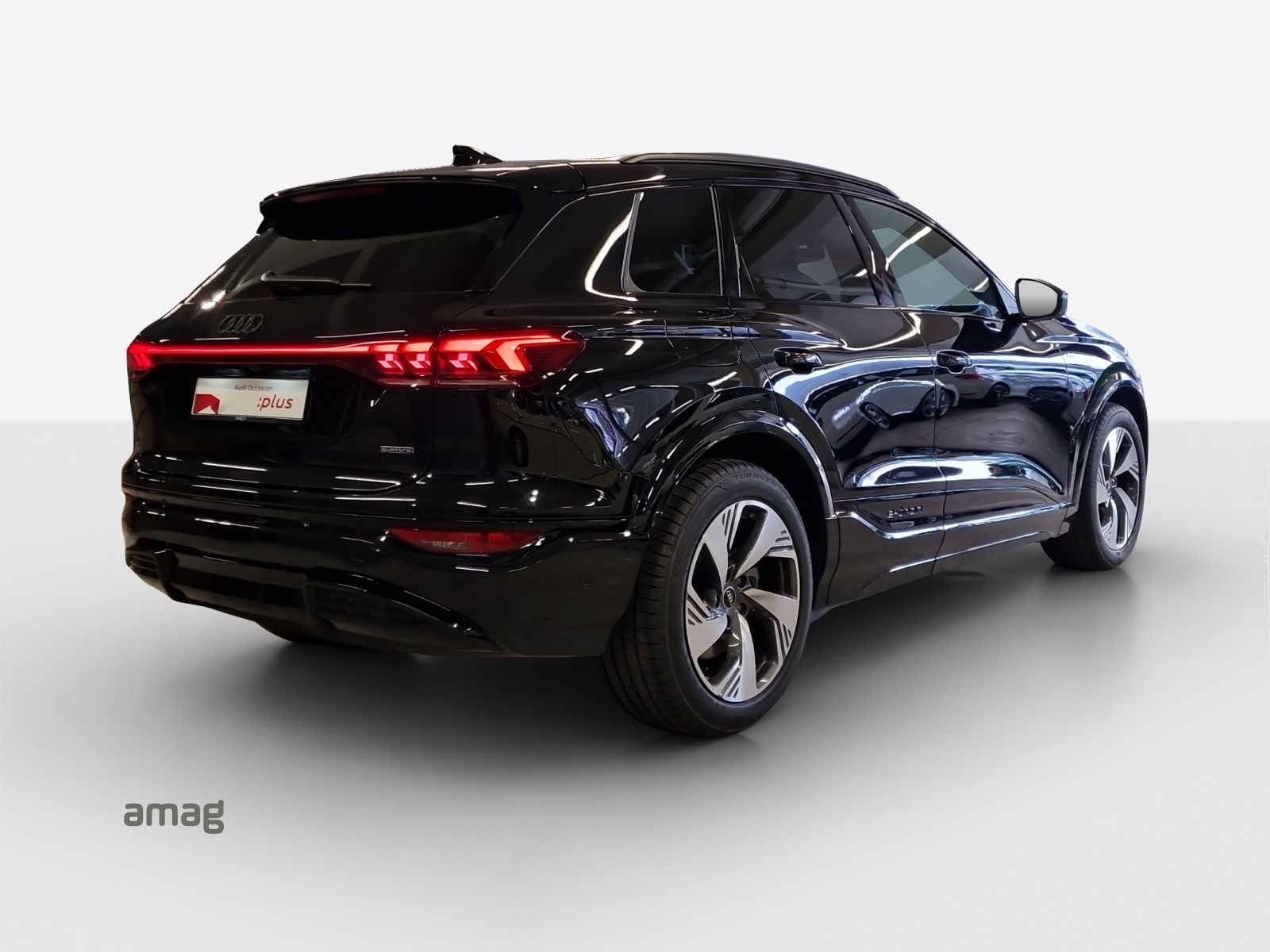 AUDI Q6 e-tron quattro-image-5