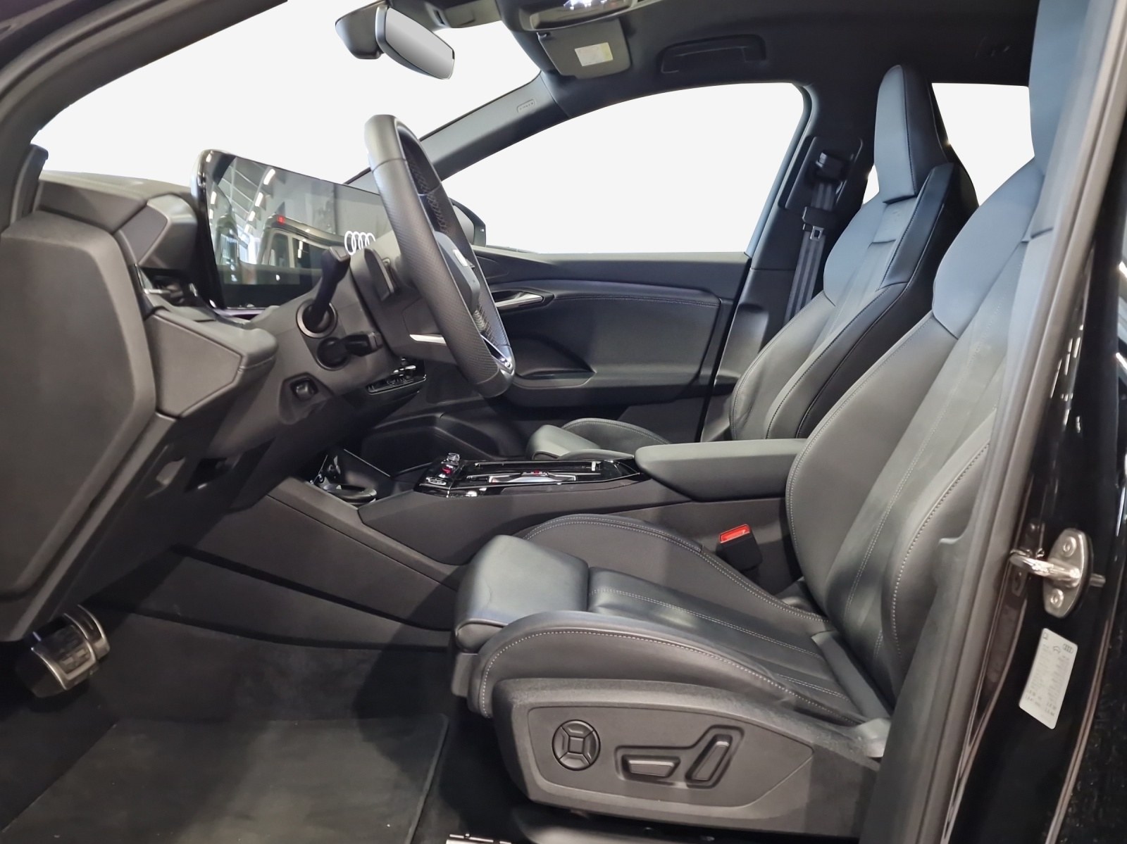 AUDI Q6 e-tron quattro-image-8