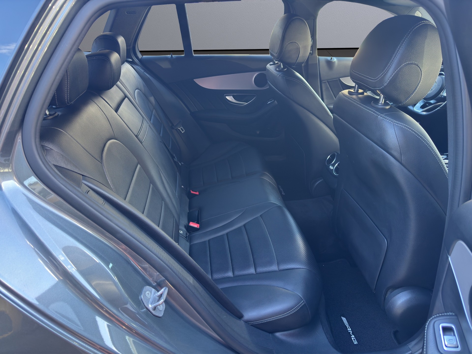 MERCEDES-BENZ C 200 Swiss Star AMG Line 4M 9G-Tronic-image-15