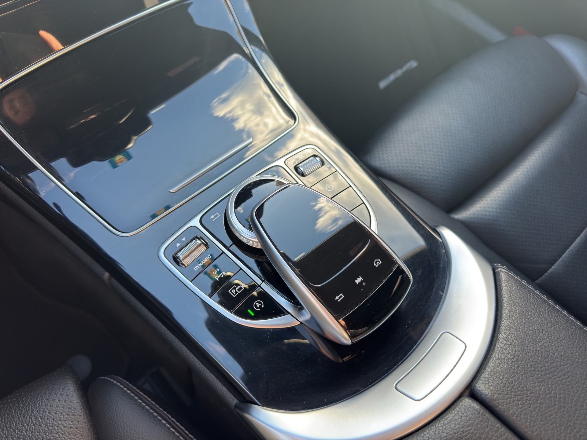 MERCEDES-BENZ C 200 Swiss Star AMG Line 4M 9G-Tronic-image-12