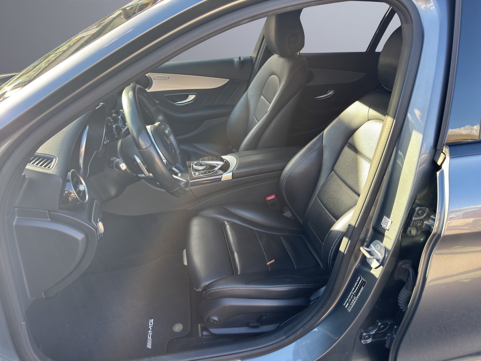 MERCEDES-BENZ C 200 Swiss Star AMG Line 4M 9G-Tronic-image-9