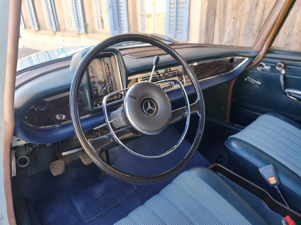 MERCEDES-BENZ 200 Heckflosse-image-10