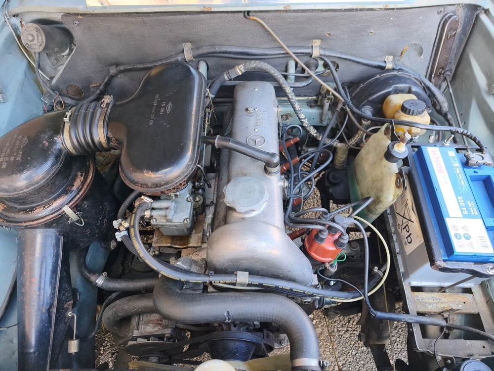 MERCEDES-BENZ 200 Heckflosse-image-13