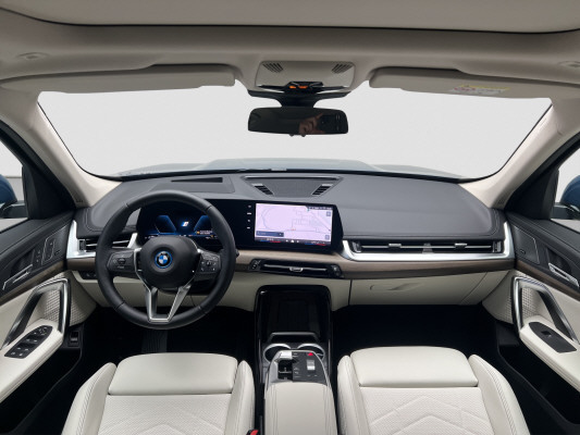 BMW X1 xDrive 30e xLine-image-10