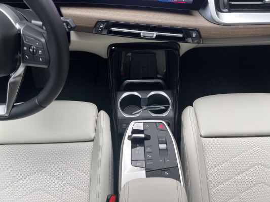 BMW X1 xDrive 30e xLine-image-11