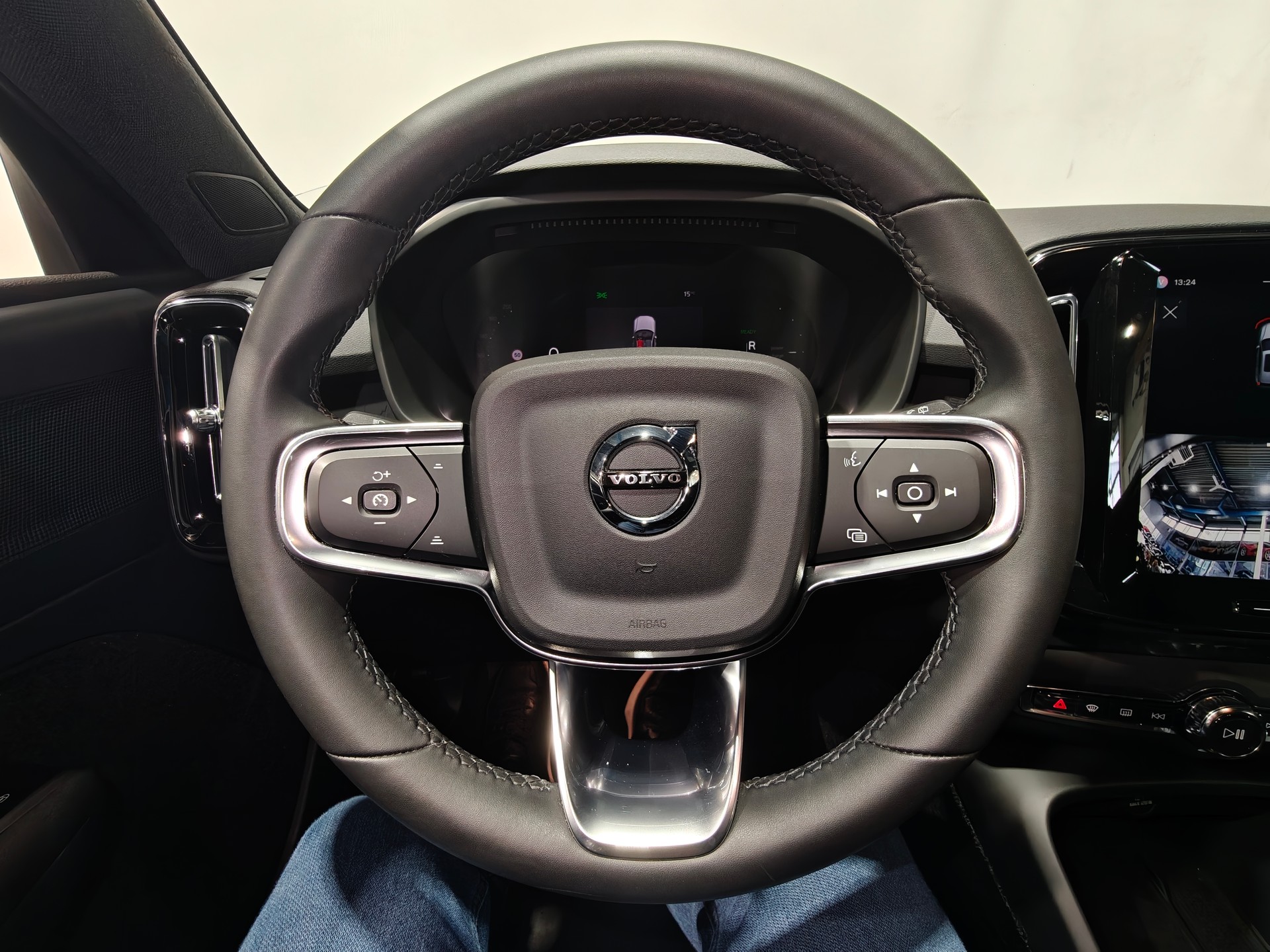 VOLVO XC40 E60 Core CH FAHRZEUG-image-21