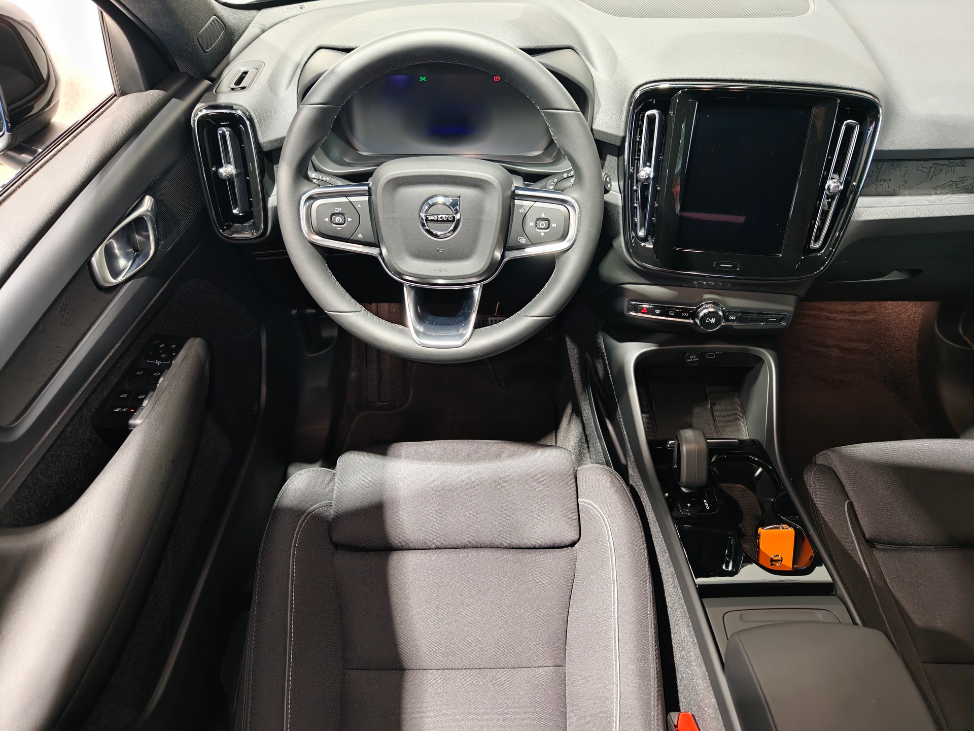 VOLVO XC40 E60 Core CH FAHRZEUG-image-17