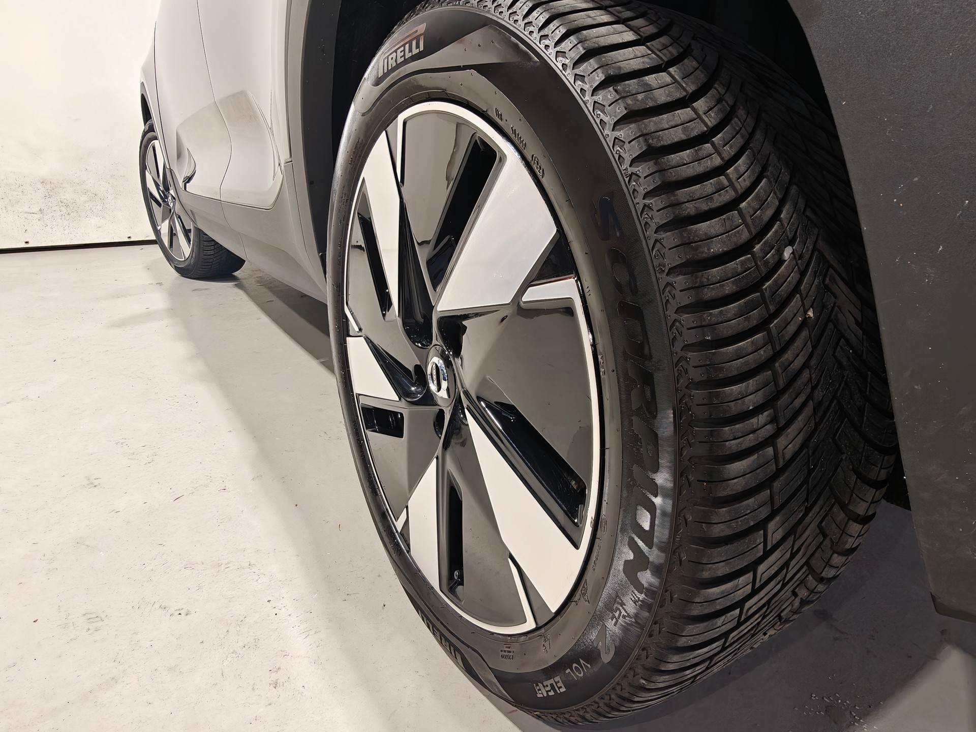VOLVO XC40 E60 Core CH FAHRZEUG-image-14