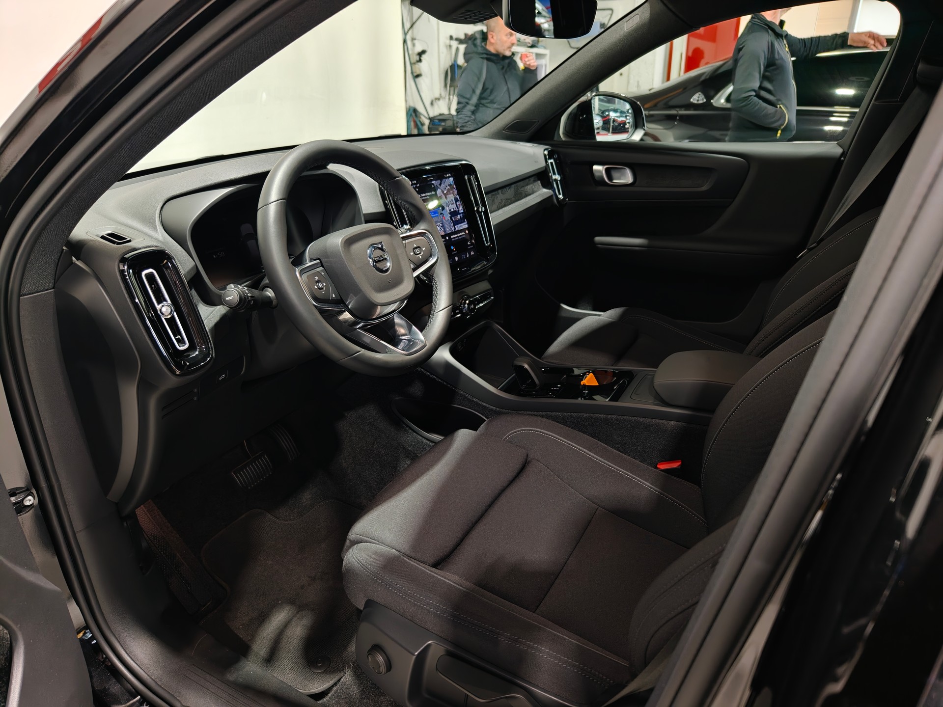 VOLVO XC40 E60 Core CH FAHRZEUG-image-24