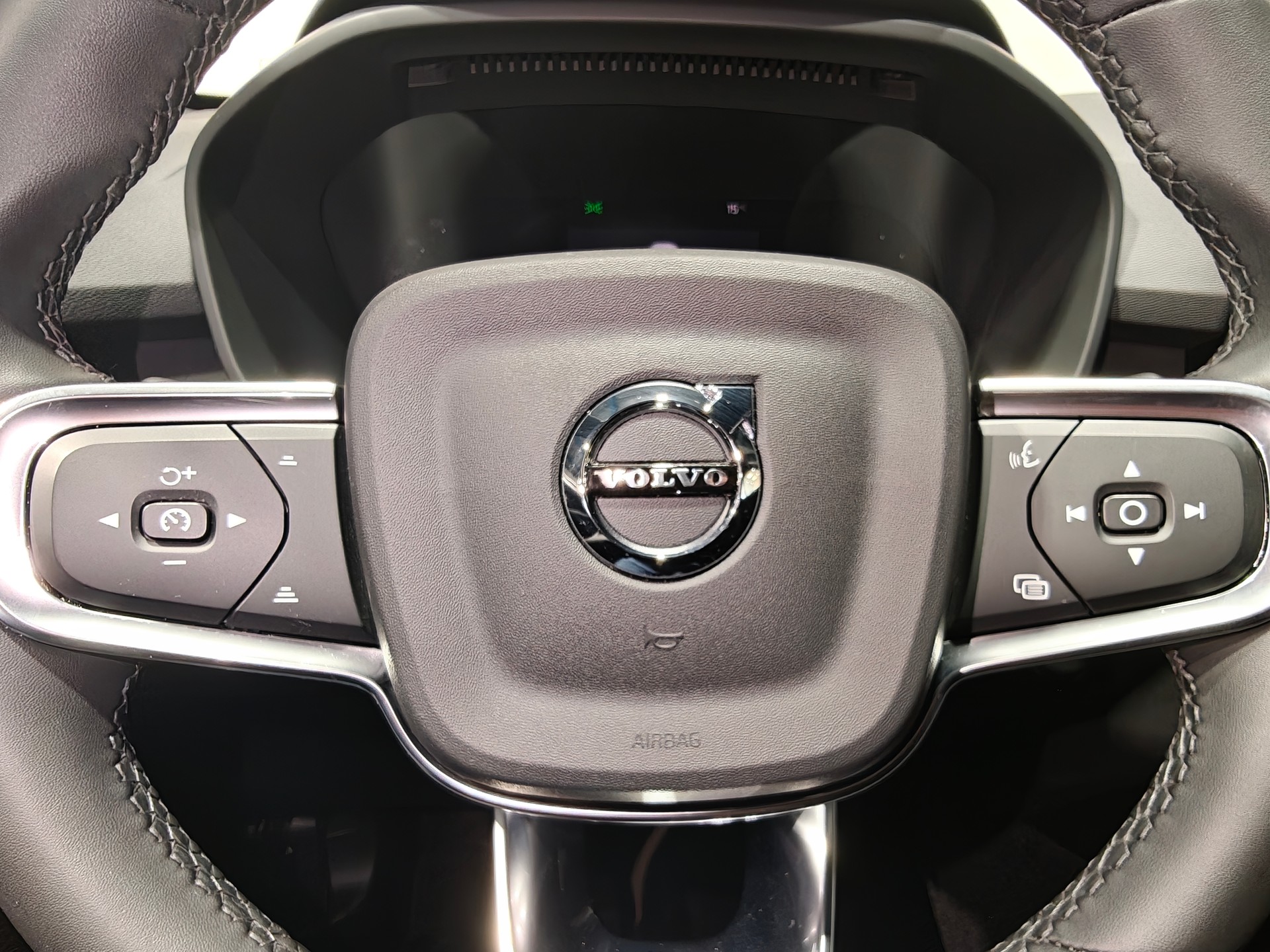 VOLVO XC40 E60 Core CH FAHRZEUG-image-15