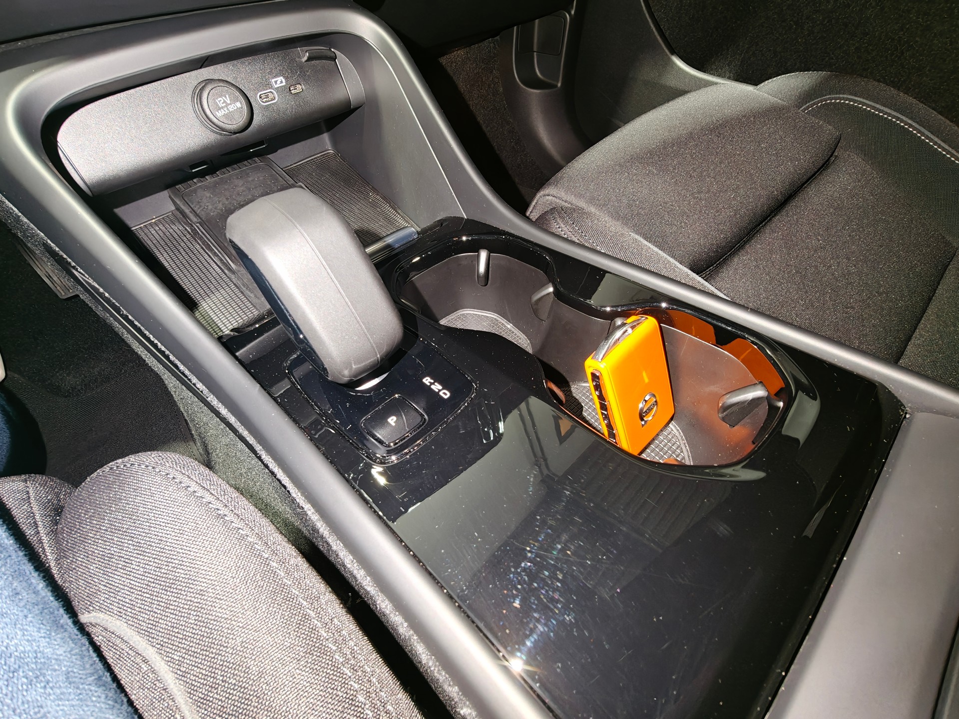 VOLVO XC40 E60 Core CH FAHRZEUG-image-20