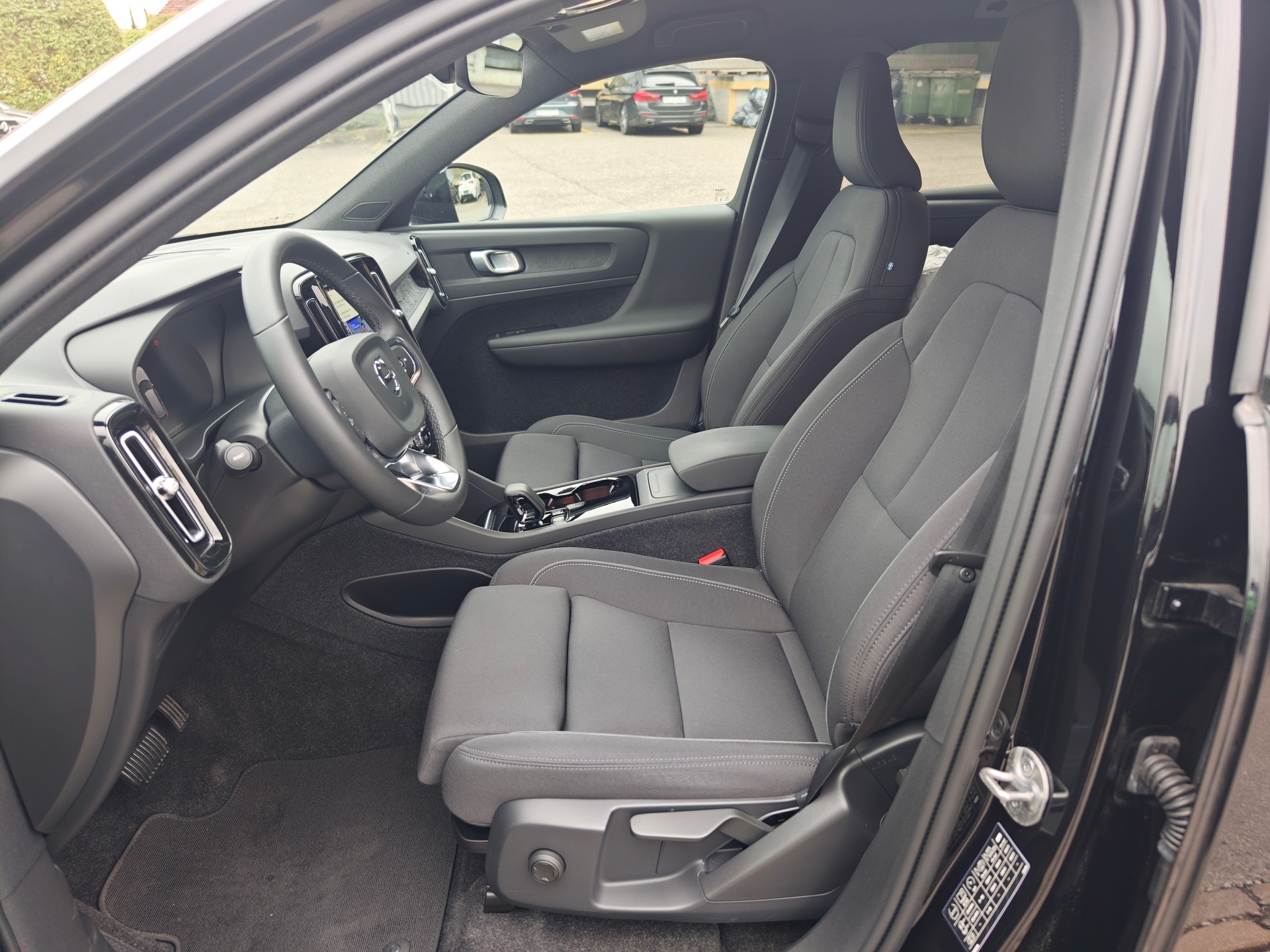 VOLVO XC40 E60 Core CH FAHRZEUG-image-8