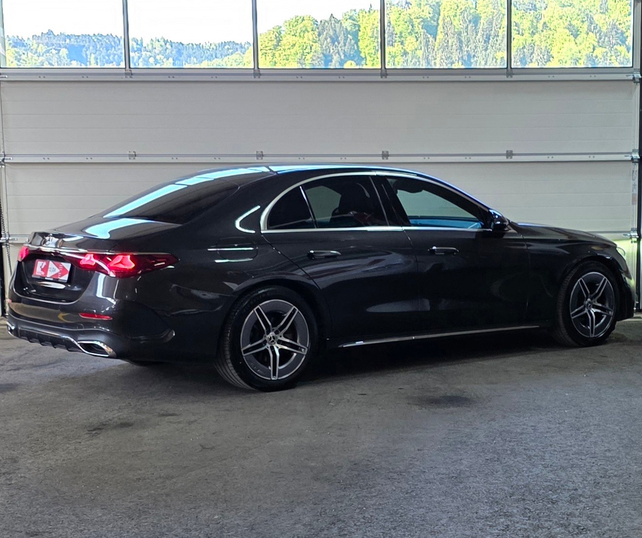 MERCEDES-BENZ E 220 d AMG Line 9G-Tronic *ACC/LaneAssist*Ambientebel.*AppleCarPlay/AndroidAuto*Sitzheizung*Rückfahrkamera*AHK*-image-4