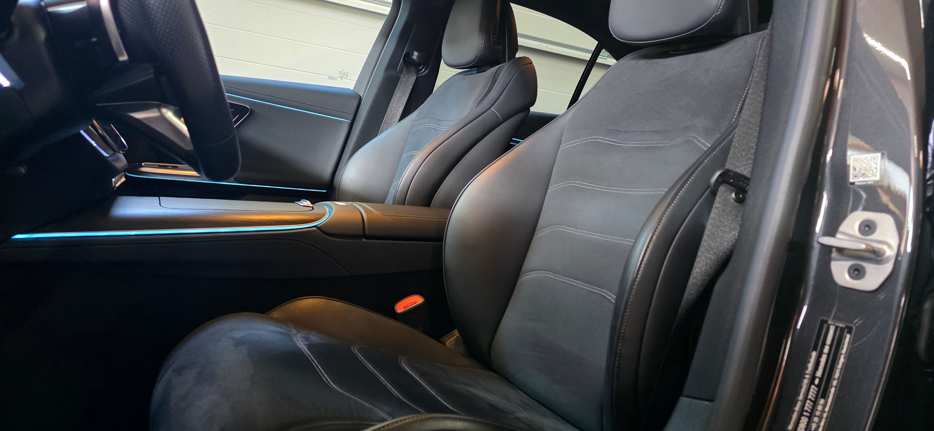 MERCEDES-BENZ E 220 d AMG Line 9G-Tronic *ACC/LaneAssist*Ambientebel.*AppleCarPlay/AndroidAuto*Sitzheizung*Rückfahrkamera*AHK*-image-9