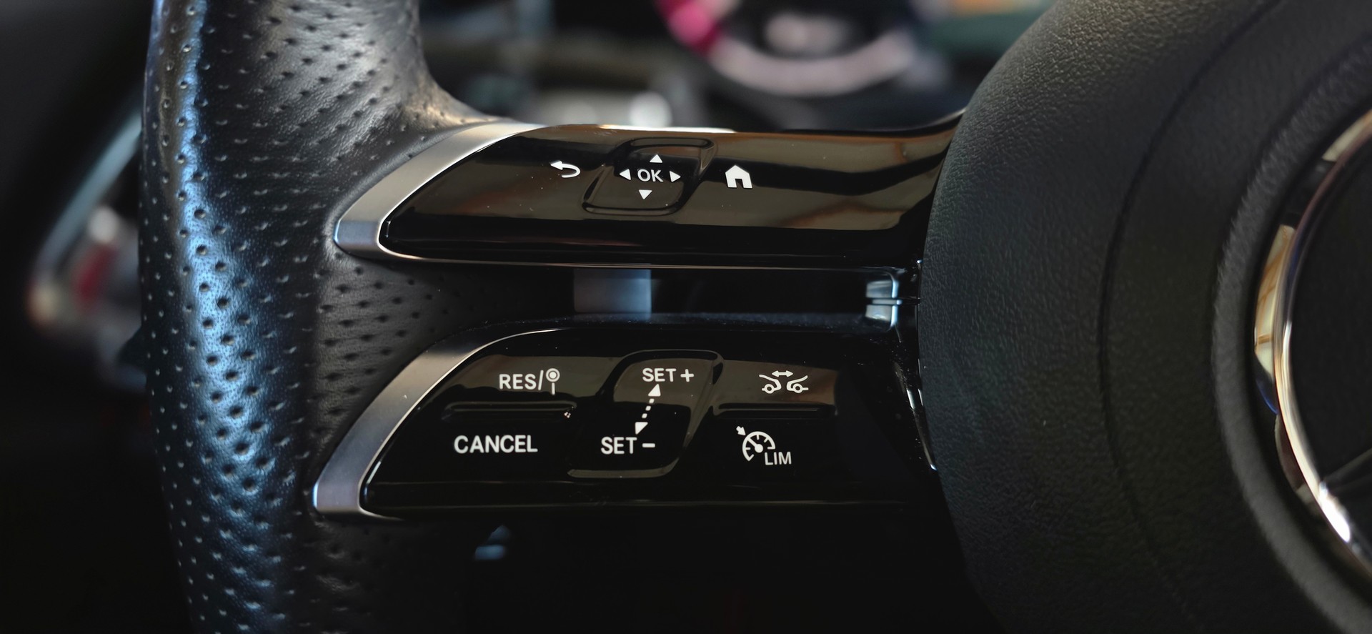 MERCEDES-BENZ E 220 d AMG Line 9G-Tronic *ACC/LaneAssist*Ambientebel.*AppleCarPlay/AndroidAuto*Sitzheizung*Rückfahrkamera*AHK*-image-14
