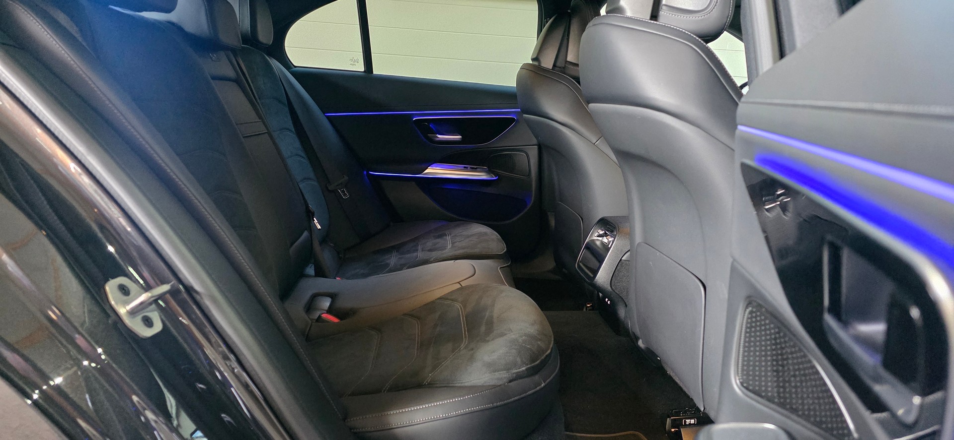 MERCEDES-BENZ E 220 d AMG Line 9G-Tronic *ACC/LaneAssist*Ambientebel.*AppleCarPlay/AndroidAuto*Sitzheizung*Rückfahrkamera*AHK*-image-26