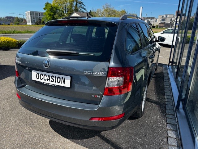 SKODA Octavia Combi 2.0 TDI Elegance 4x4 DSG-image-3