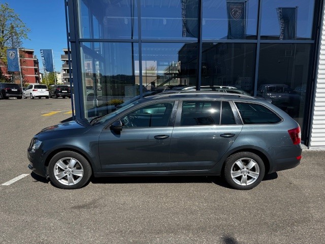 SKODA Octavia Combi 2.0 TDI Elegance 4x4 DSG-image-1