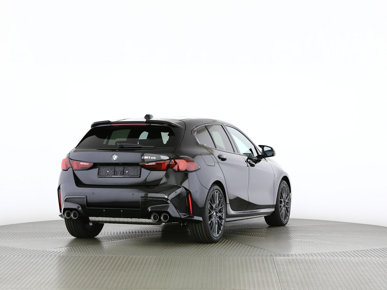 BMW M135i xDrive-image-12