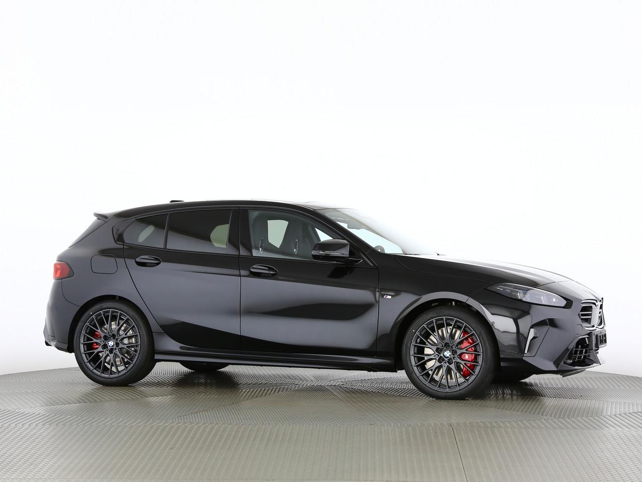 BMW M135i xDrive-image-18