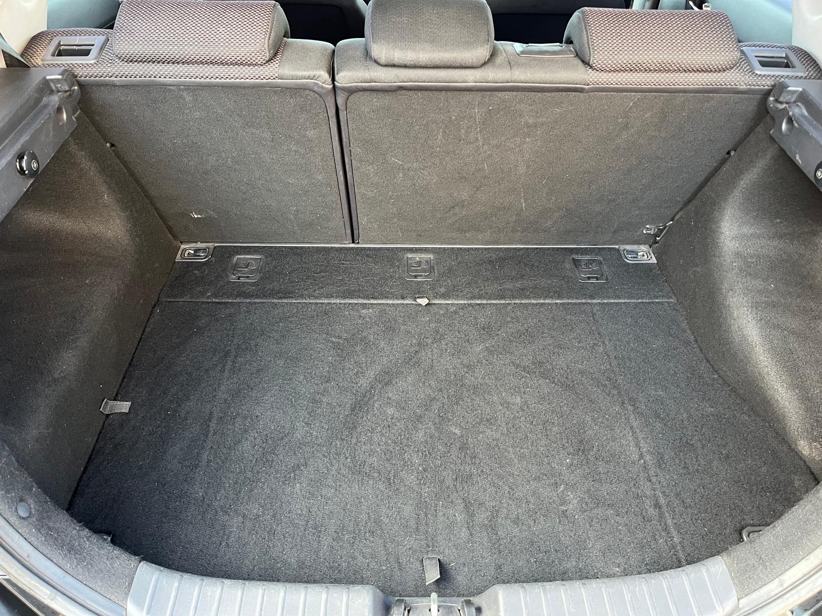 HYUNDAI i30 1.6 Swiss Plus Edition-image-13