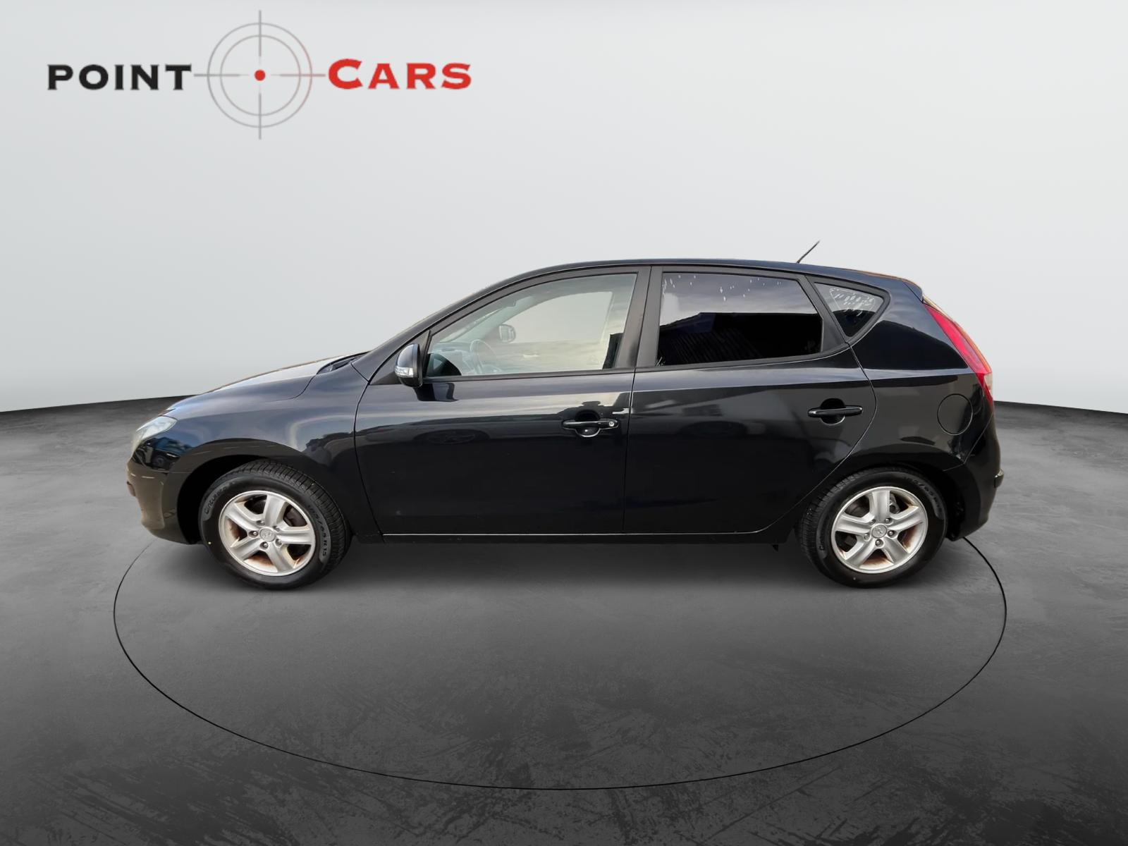 HYUNDAI i30 1.6 Swiss Plus Edition-image-1