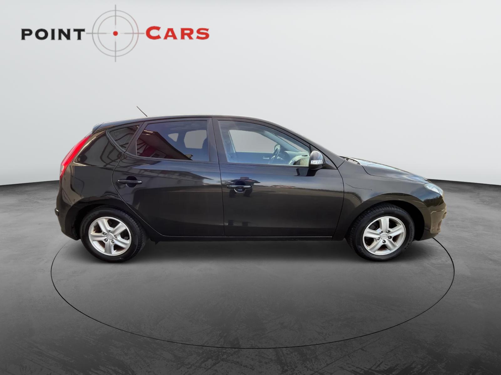 HYUNDAI i30 1.6 Swiss Plus Edition-image-5