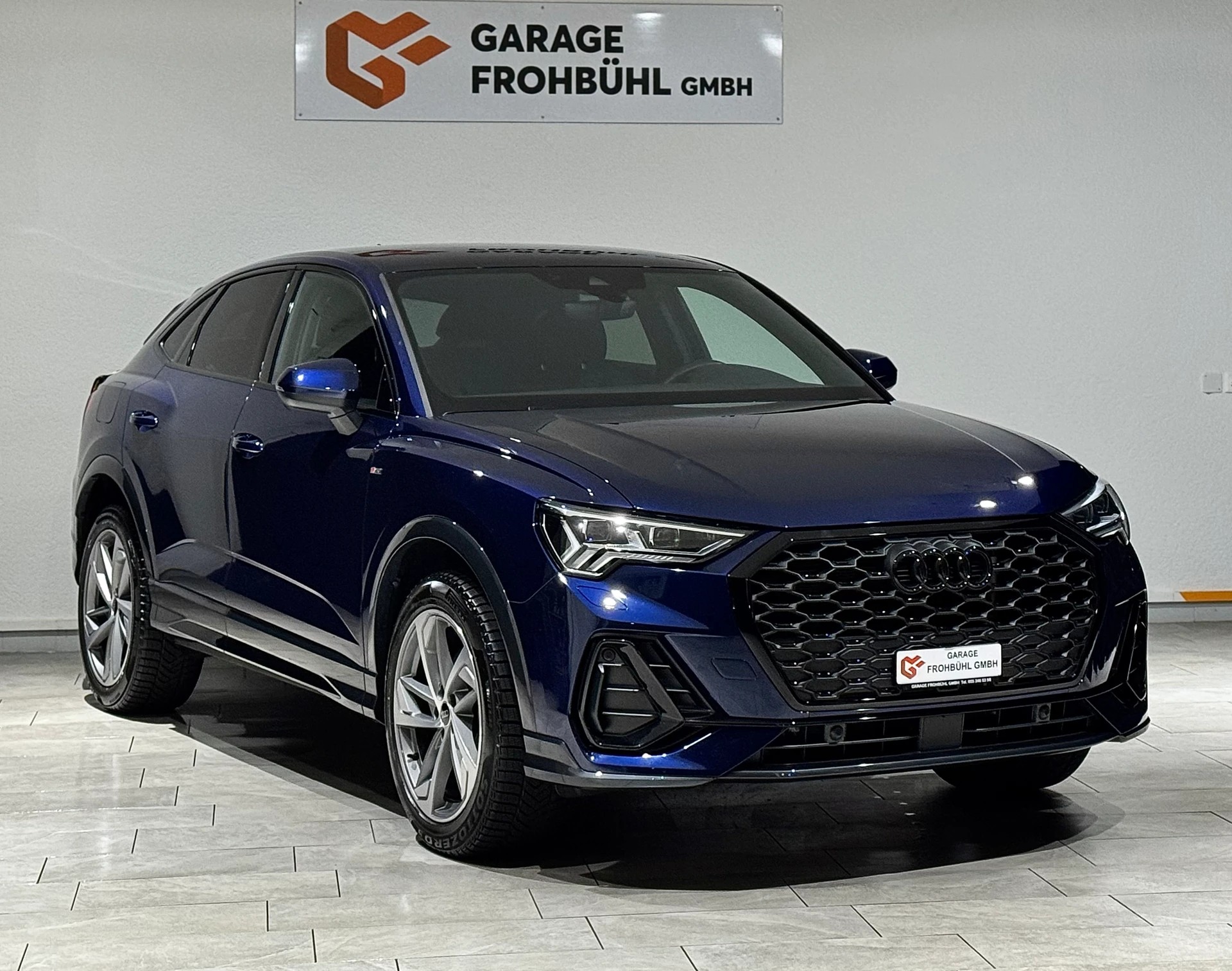 AUDI Q3 45 TFSI e S line S-tronic-image-1