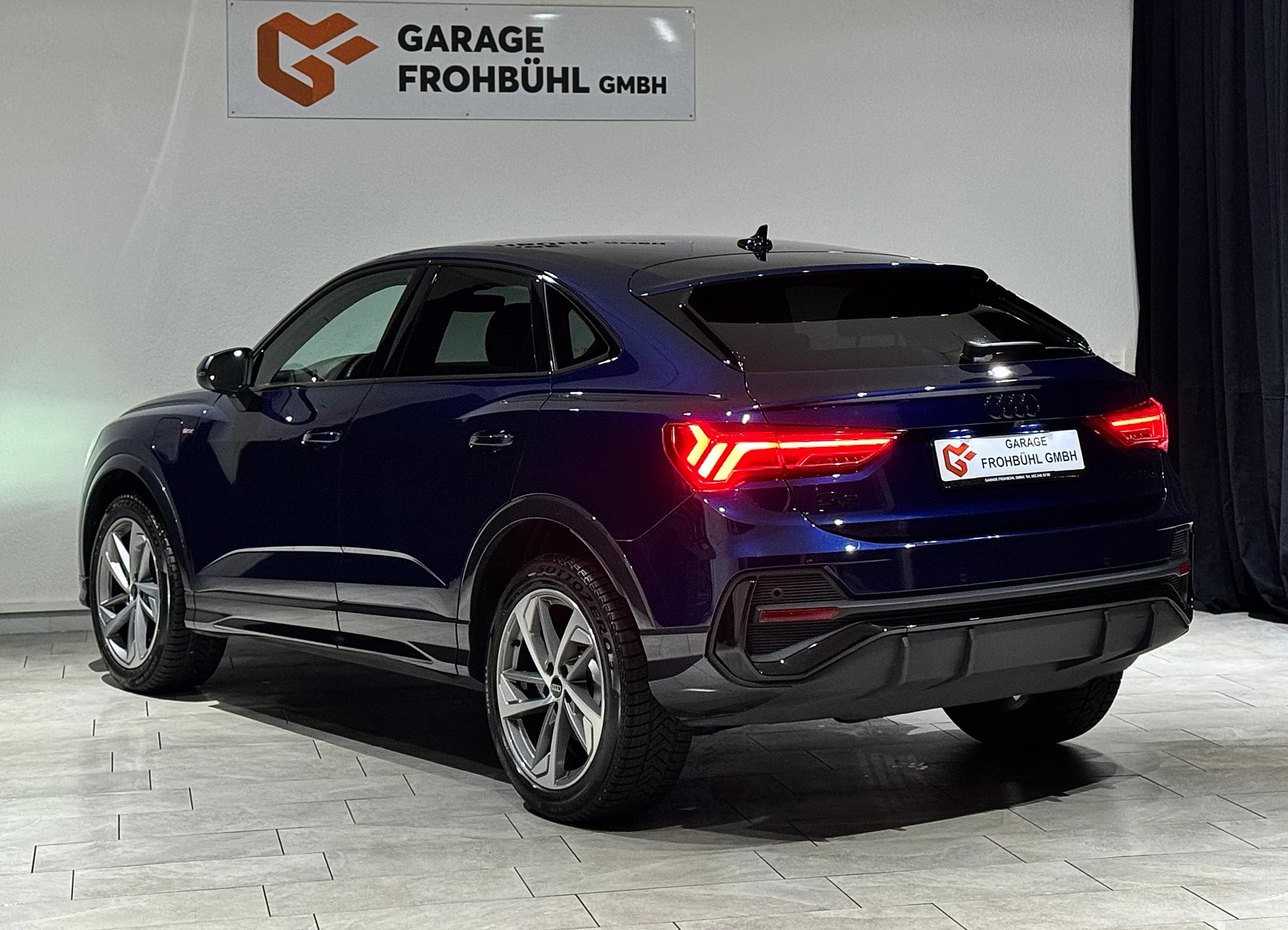 AUDI Q3 45 TFSI e S line S-tronic-image-4