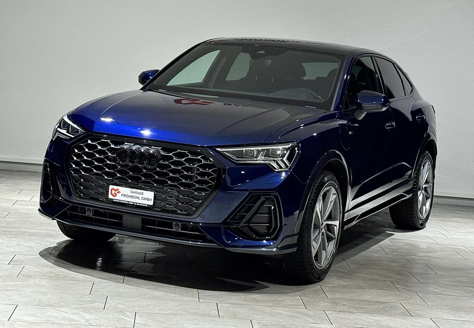 AUDI Q3 45 TFSI e S line S-tronic-image-0