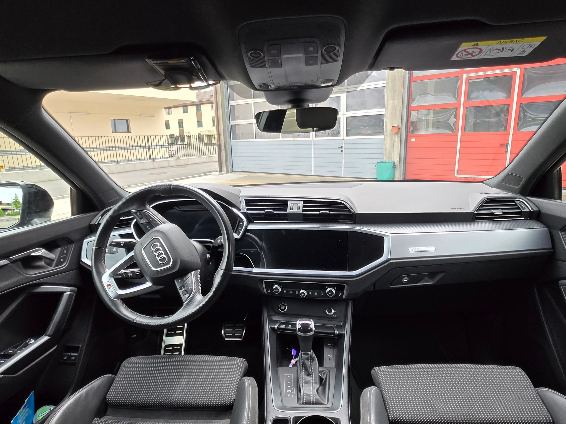 AUDI 45 TFSI e S line S-Tronic-image-3